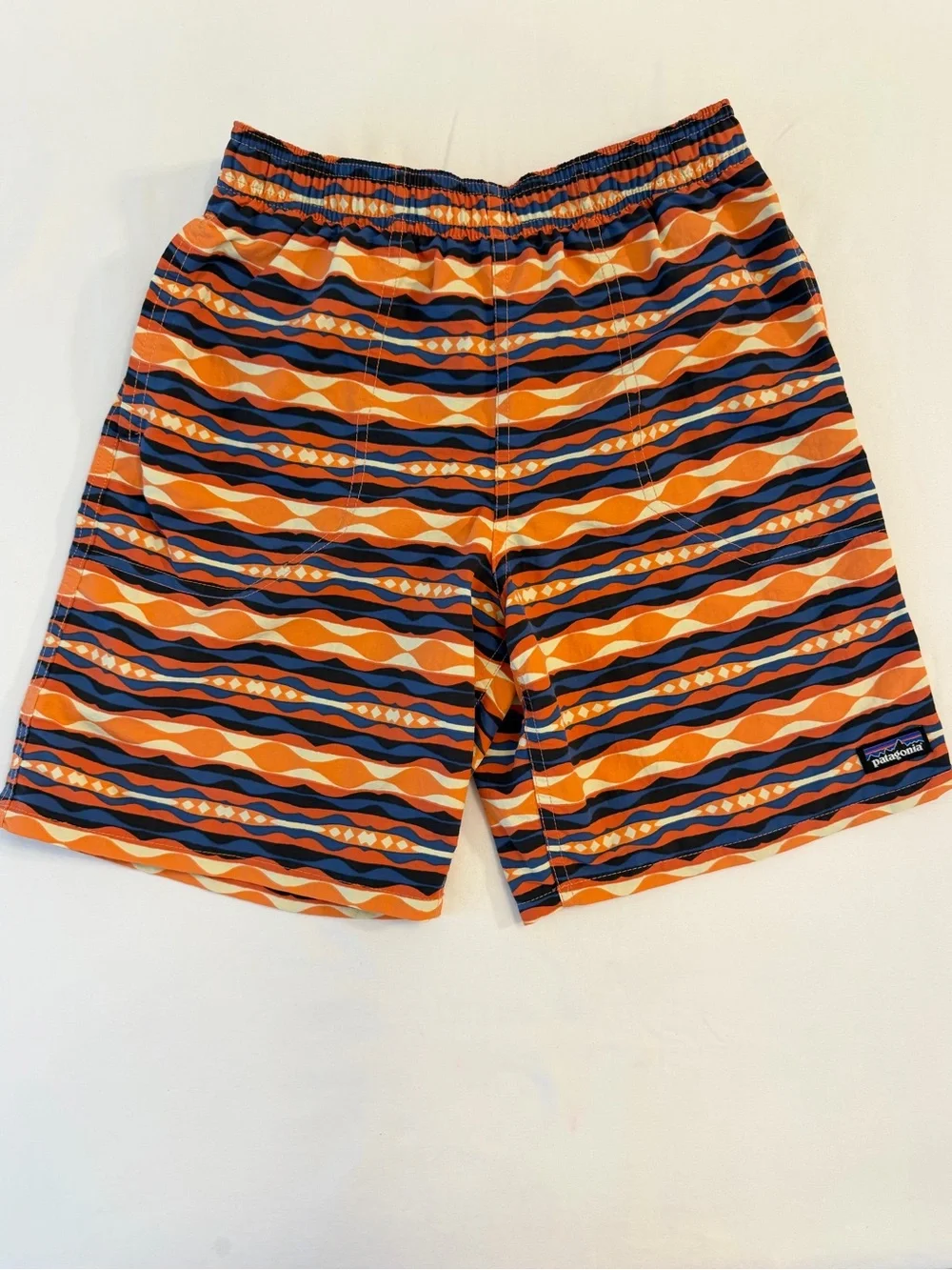 Patagonia Boys Orange and Navy Wave-Pattern Swim Shorts Size Large